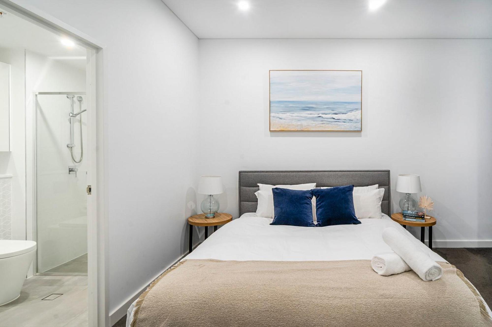 Wonderful With Parking Apartment *
